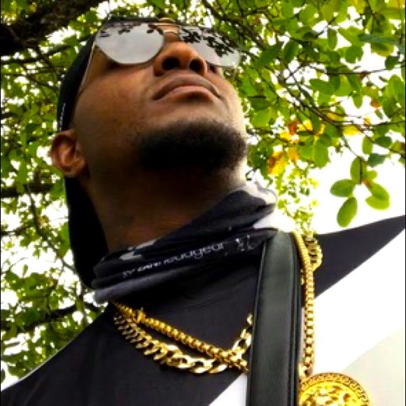 Meet your Posher, Mike - Picture 1 of 4